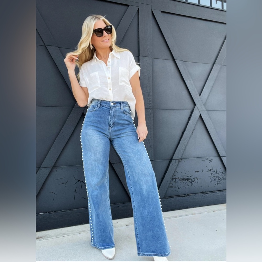 NWT Pearl Studded High Rise Wide Leg Jeans